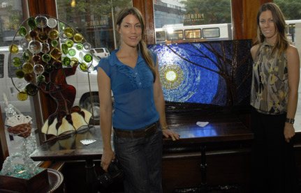 theresa previ and sister at bfad art event at phebes tim kelly