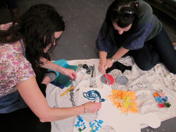 puzzle installation & collaborative project in rivers gallery greenpoint brooklyn tim kelly artist